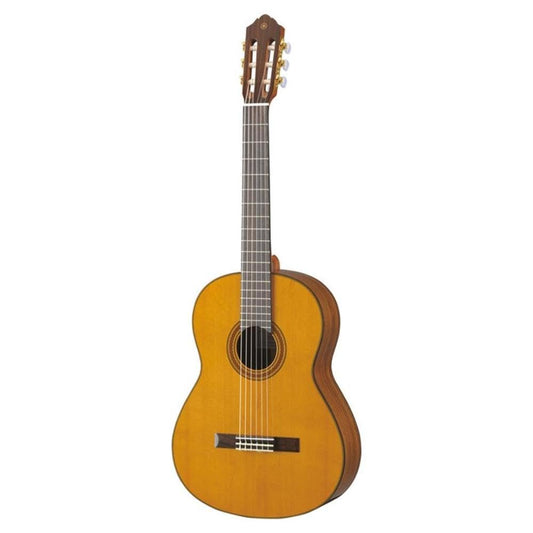 CG162C Guitarra Clásica con Tapa de Cedro y Cuerpo de Ovangkol