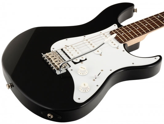 PAC-012  BL Guitarra eléctrica Pacifica color negra